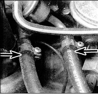 топлива и шланг обратного трубопровода топливного коллектора – модели с двигателем