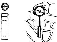 4. Проверьте зазор между стержнями клапанов и направляющими втулками. Измерение