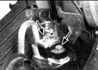 3. Отсоедините трубки подвода хладагента от влагоотделителя и заглушите трубки,