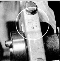 4. На верхней части крышек отлита стрелка, указывающая на правильную ориентацию