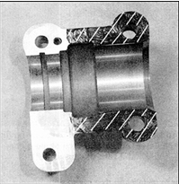 6. Убедитесь в абсолютной чистоте контактных поверхностей крышек опорных шеек