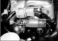 23. Отсоедините от камеры дроссельной заслонки, всасывающего коллектора и других