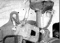 9. Закрепите суппорт так, чтобы он не висел на шланге.