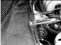 4. Отверните винты, достаньте защелки и снимите кожух.