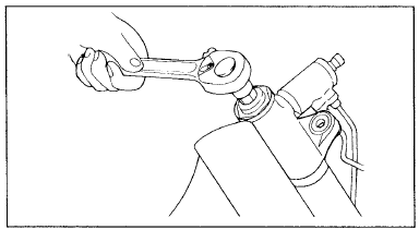 11. Снимите крышки упора рейки с помощьюй инструментальной головки на 14 мм.
