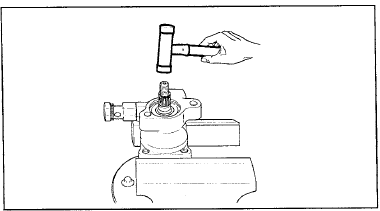 3. Вставьте вал привода насоса в сборе в корпус насоса гидроусилителя, затем