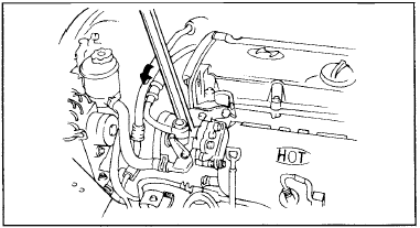 б) Установите рычаг напротив насоса гидроусилителя рулевого управления и, перемещая