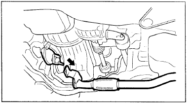 11. Снимите передний глушитель в сборе.