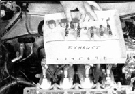 12. Храните крышки опорных шеек, толкатели и шайбы в том порядке, в котором эти