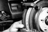 17. Снимите внутреннюю тормозную колодку.