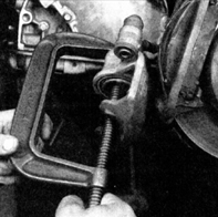 26. Если у вас возникли проблемы при установке суппорта на новые тормозные колодки,